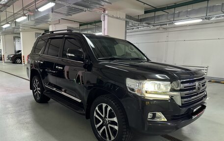 Toyota Land Cruiser 200, 2017 год, 7 000 000 рублей, 4 фотография