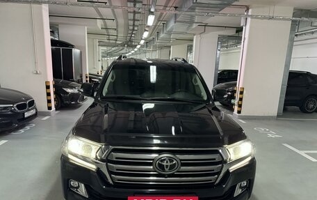 Toyota Land Cruiser 200, 2017 год, 7 000 000 рублей, 11 фотография