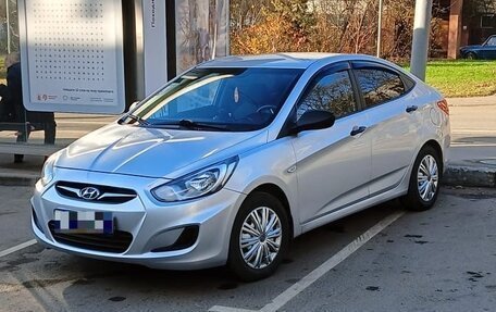 Hyundai Solaris II рестайлинг, 2012 год, 770 000 рублей, 4 фотография