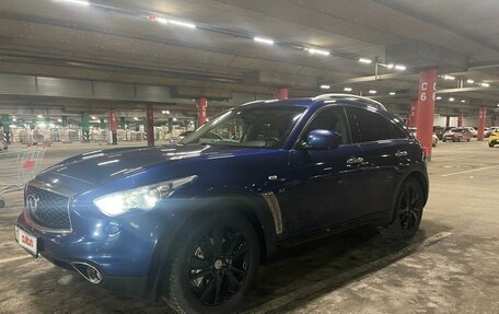 Infiniti QX70, 2017 год, 2 700 000 рублей, 14 фотография