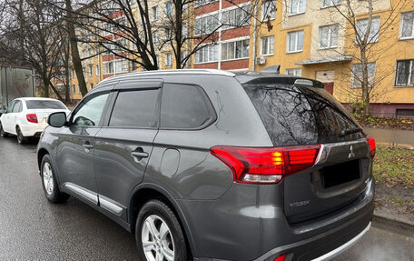 Mitsubishi Outlander III рестайлинг 3, 2018 год, 1 630 000 рублей, 5 фотография