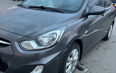 Hyundai Solaris II рестайлинг, 2011 год, 890 000 рублей, 15 фотография