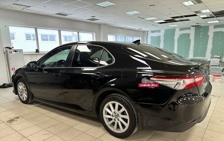 Toyota Camry, 2021 год, 2 100 000 рублей, 2 фотография