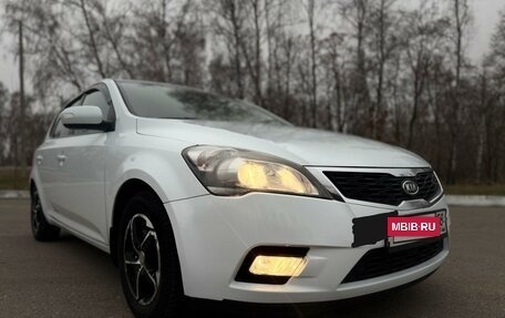 KIA cee'd I рестайлинг, 2010 год, 915 000 рублей, 2 фотография