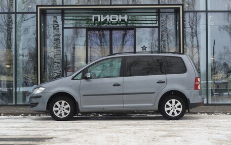 Volkswagen Touran III, 2008 год, 889 000 рублей, 2 фотография