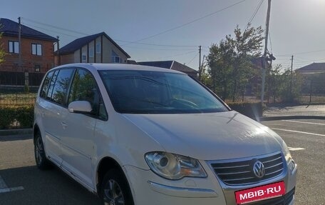 Volkswagen Touran III, 2008 год, 640 000 рублей, 3 фотография