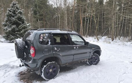 Chevrolet Niva I рестайлинг, 2011 год, 720 000 рублей, 4 фотография