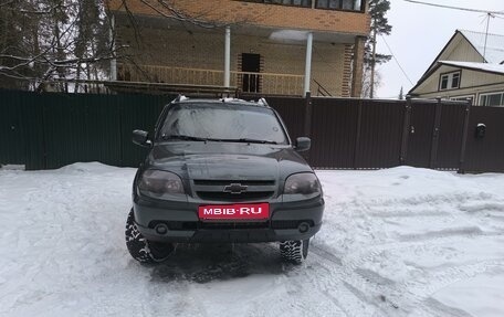 Chevrolet Niva I рестайлинг, 2011 год, 720 000 рублей, 3 фотография