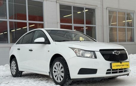 Chevrolet Cruze II, 2010 год, 699 000 рублей, 4 фотография