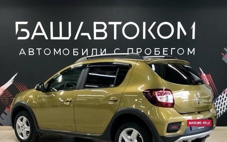 Renault Sandero II рестайлинг, 2015 год, 940 000 рублей, 2 фотография