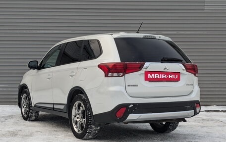 Mitsubishi Outlander III рестайлинг 3, 2016 год, 1 890 000 рублей, 7 фотография