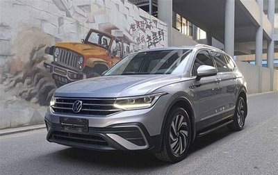 Volkswagen Tiguan II, 2022 год, 3 100 000 рублей, 1 фотография