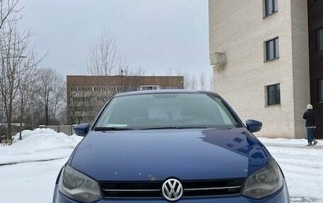 Volkswagen Polo VI (EU Market), 2012 год, 900 000 рублей, 1 фотография