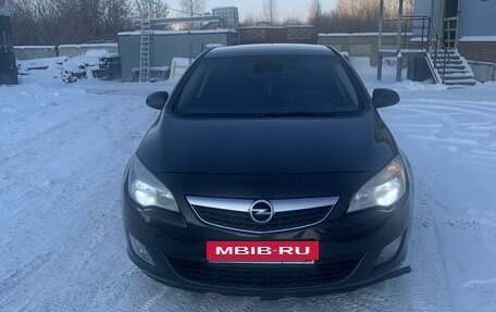 Opel Astra J, 2011 год, 750 000 рублей, 2 фотография