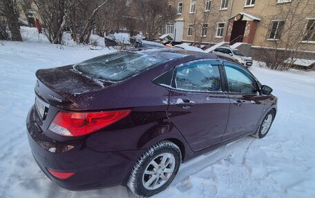 Hyundai Solaris II рестайлинг, 2011 год, 900 000 рублей, 2 фотография