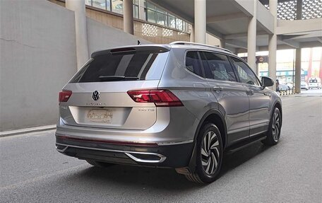 Volkswagen Tiguan II, 2022 год, 3 100 000 рублей, 4 фотография