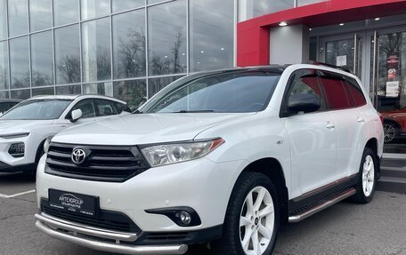 Toyota Highlander III, 2012 год, 2 214 000 рублей, 1 фотография