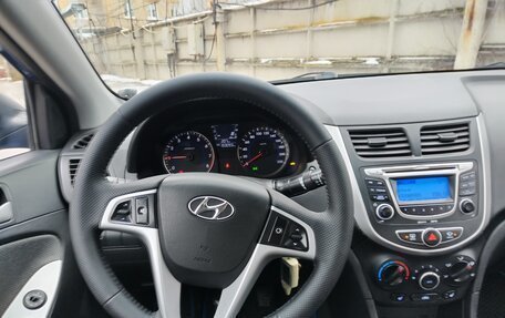 Hyundai Solaris II рестайлинг, 2012 год, 780 000 рублей, 3 фотография