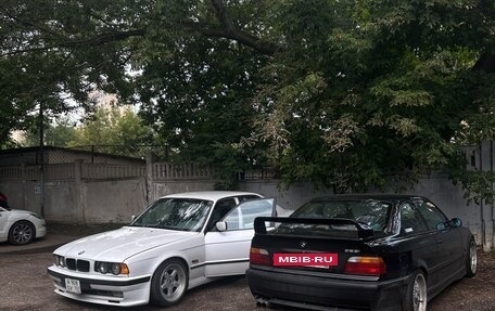 BMW 5 серия, 1989 год, 1 800 000 рублей, 3 фотография