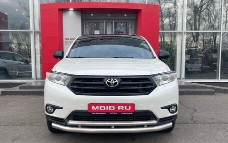 Toyota Highlander III, 2012 год, 2 214 000 рублей, 2 фотография