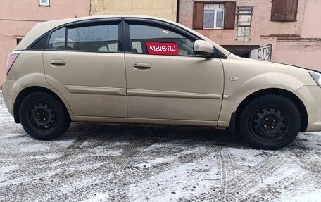 KIA Rio II, 2009 год, 650 000 рублей, 1 фотография