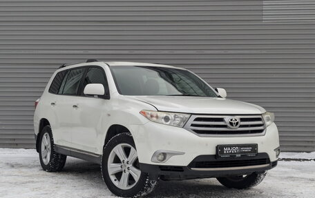 Toyota Highlander III, 2011 год, 2 150 000 рублей, 3 фотография