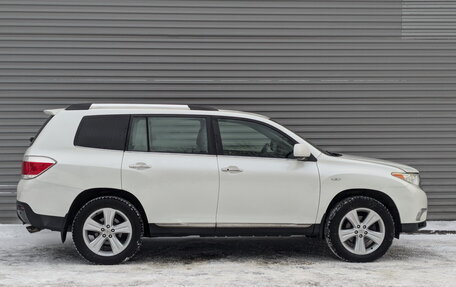 Toyota Highlander III, 2011 год, 2 150 000 рублей, 4 фотография