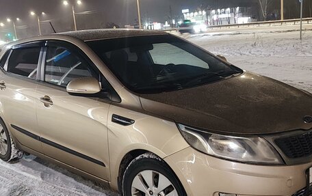 KIA Rio III рестайлинг, 2013 год, 1 000 000 рублей, 3 фотография