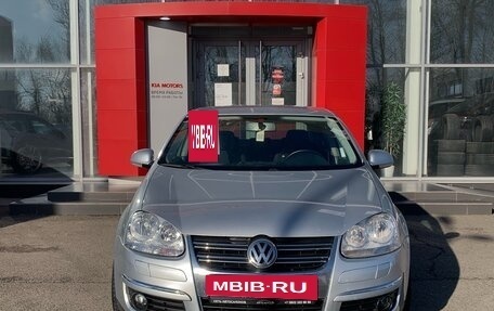 Volkswagen Jetta VI, 2010 год, 683 000 рублей, 2 фотография