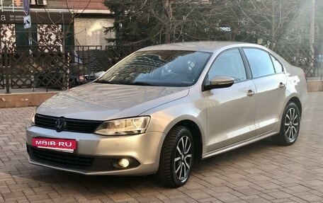 Volkswagen Jetta VI, 2012 год, 1 330 000 рублей, 2 фотография