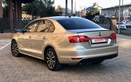 Volkswagen Jetta VI, 2012 год, 1 330 000 рублей, 3 фотография