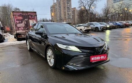 Toyota Camry, 2020 год, 3 250 000 рублей, 2 фотография