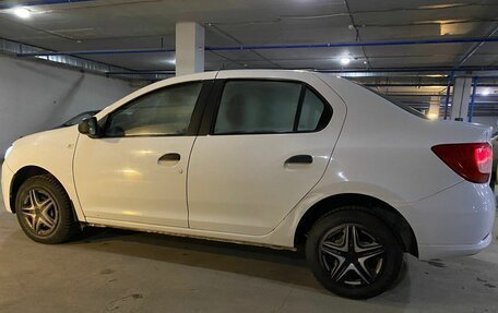 Renault Logan II, 2018 год, 700 000 рублей, 9 фотография