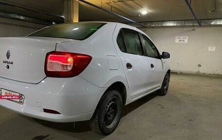 Renault Logan II, 2018 год, 700 000 рублей, 4 фотография