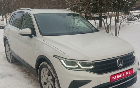 Volkswagen Tiguan II, 2021 год, 3 100 000 рублей, 1 фотография