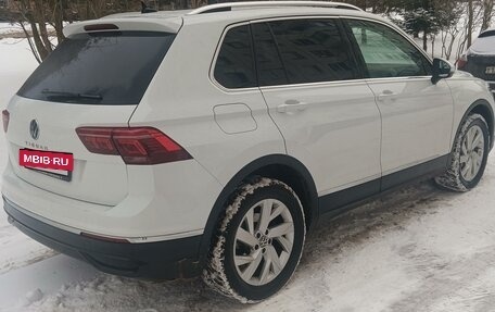 Volkswagen Tiguan II, 2021 год, 3 100 000 рублей, 3 фотография