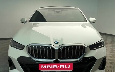 BMW 5 серия, 2023 год, 10 500 000 рублей, 2 фотография