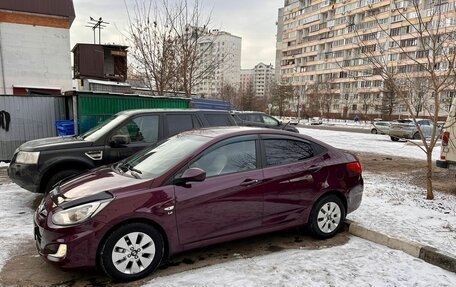 Hyundai Solaris II рестайлинг, 2013 год, 940 000 рублей, 1 фотография