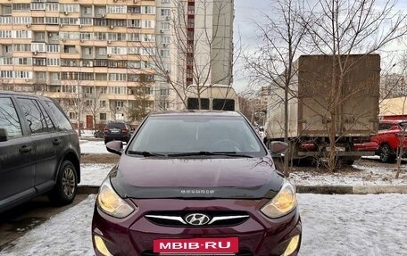 Hyundai Solaris II рестайлинг, 2013 год, 940 000 рублей, 4 фотография