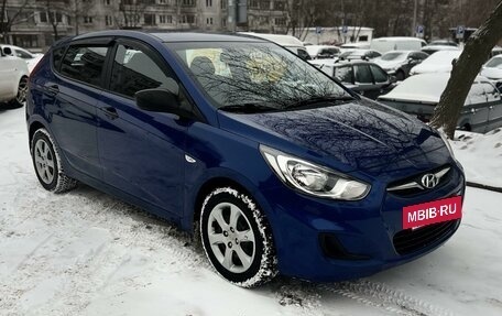 Hyundai Solaris II рестайлинг, 2011 год, 785 000 рублей, 2 фотография