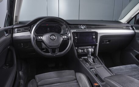 Volkswagen Passat B8 рестайлинг, 2018 год, 2 449 000 рублей, 6 фотография