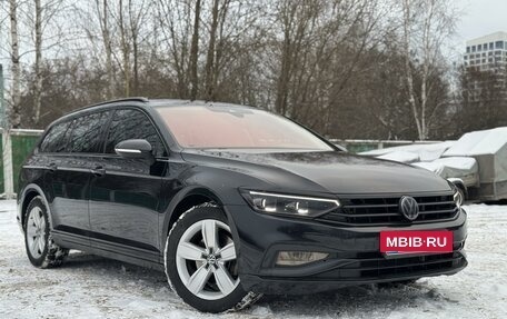 Volkswagen Passat B8 рестайлинг, 2019 год, 3 500 000 рублей, 2 фотография