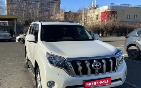 Toyota Land Cruiser Prado 150 рестайлинг 2, 2017 год, 5 990 000 рублей, 10 фотография