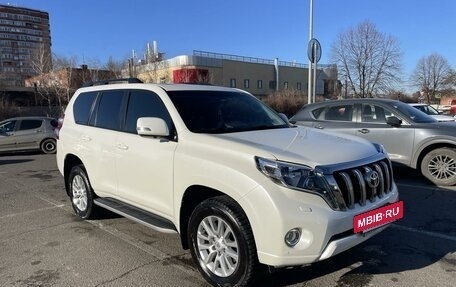 Toyota Land Cruiser Prado 150 рестайлинг 2, 2017 год, 5 990 000 рублей, 9 фотография