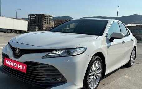 Toyota Camry, 2021 год, 3 490 000 рублей, 1 фотография