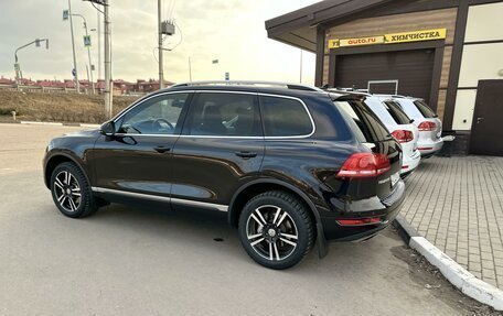 Volkswagen Touareg III, 2011 год, 2 650 000 рублей, 2 фотография