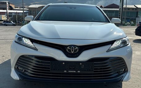 Toyota Camry, 2021 год, 3 490 000 рублей, 2 фотография