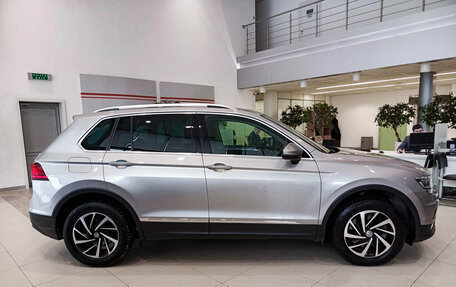 Volkswagen Tiguan II, 2019 год, 3 056 000 рублей, 5 фотография