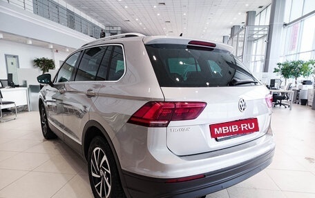 Volkswagen Tiguan II, 2019 год, 3 056 000 рублей, 8 фотография