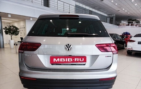 Volkswagen Tiguan II, 2019 год, 3 056 000 рублей, 7 фотография